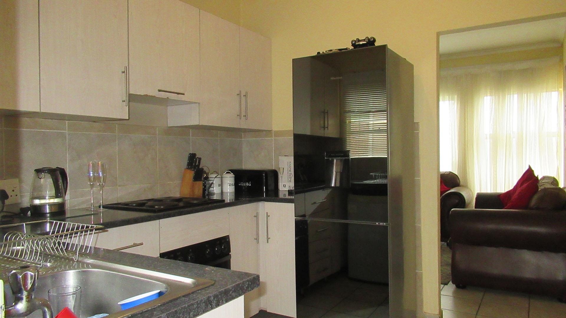 Kitchen - 8 square meters of property in Naturena