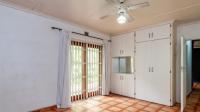 Main Bedroom - 18 square meters of property in Escombe 
