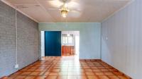 Lounges - 24 square meters of property in Escombe 