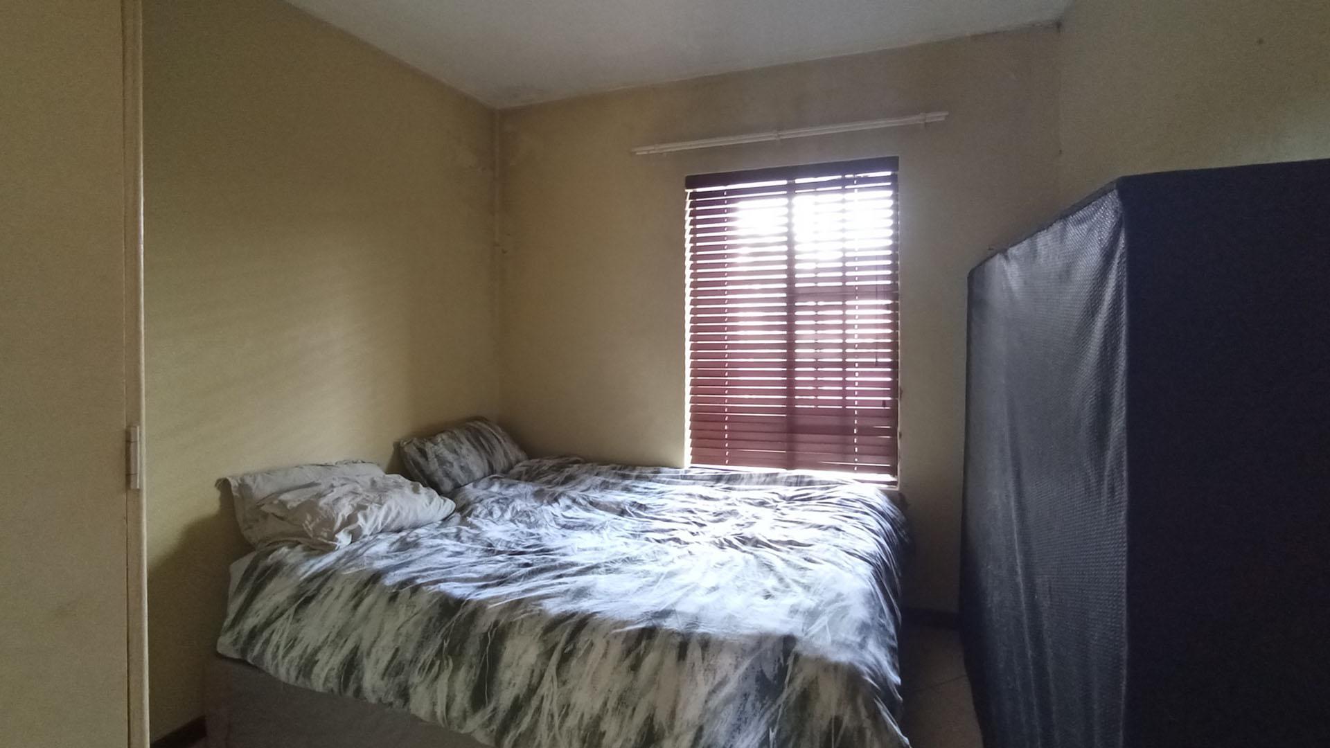 Bed Room 2 - 9 square meters of property in Sagewood