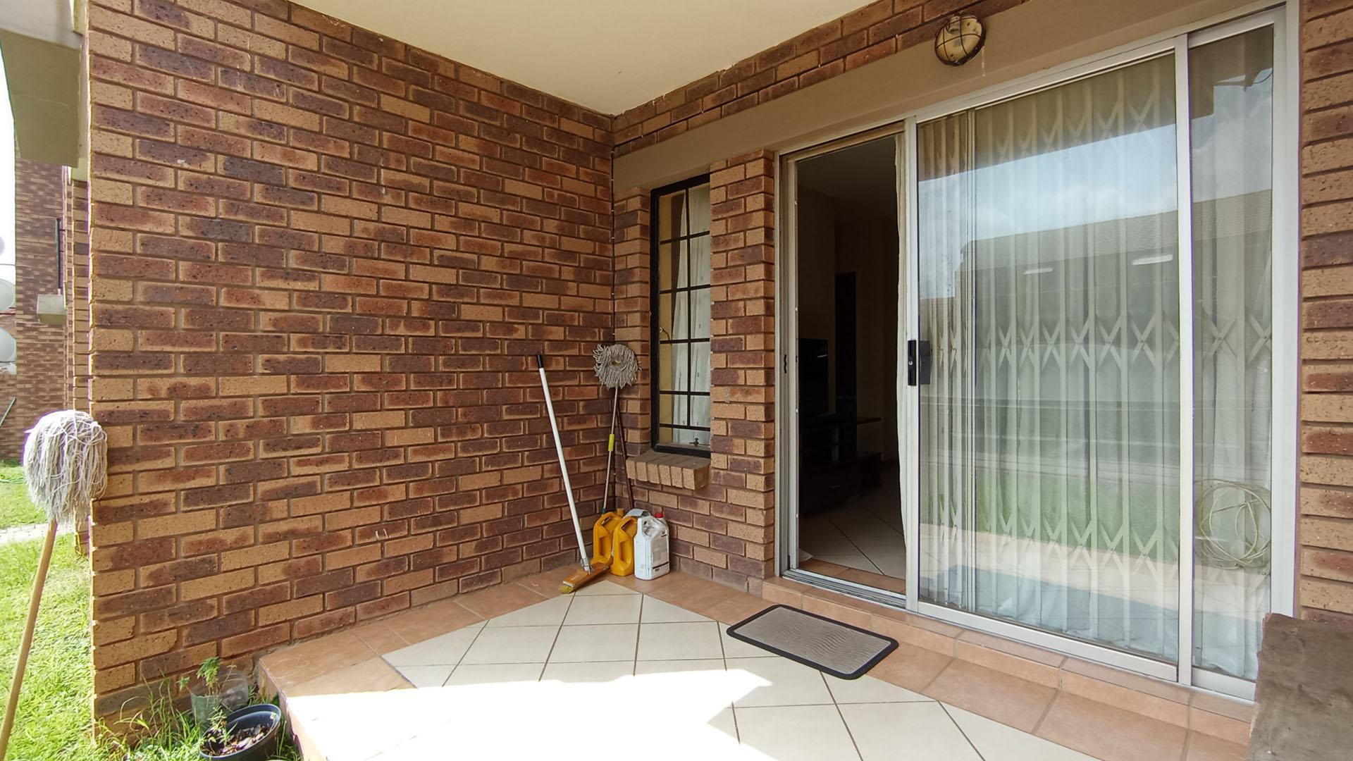 Patio - 7 square meters of property in Sagewood