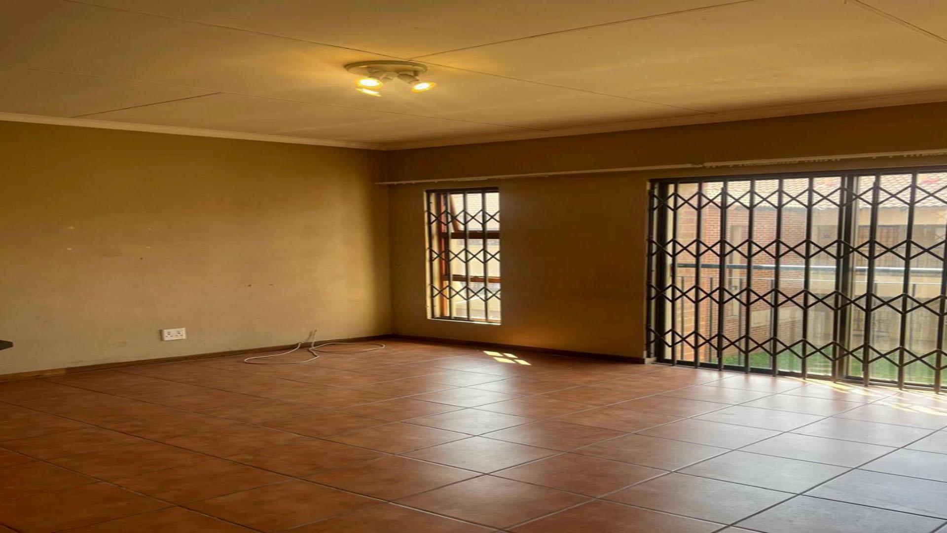 Lounges - 17 square meters of property in Vorna Valley