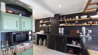 Kitchen - 14 square meters of property in Erasmuskloof