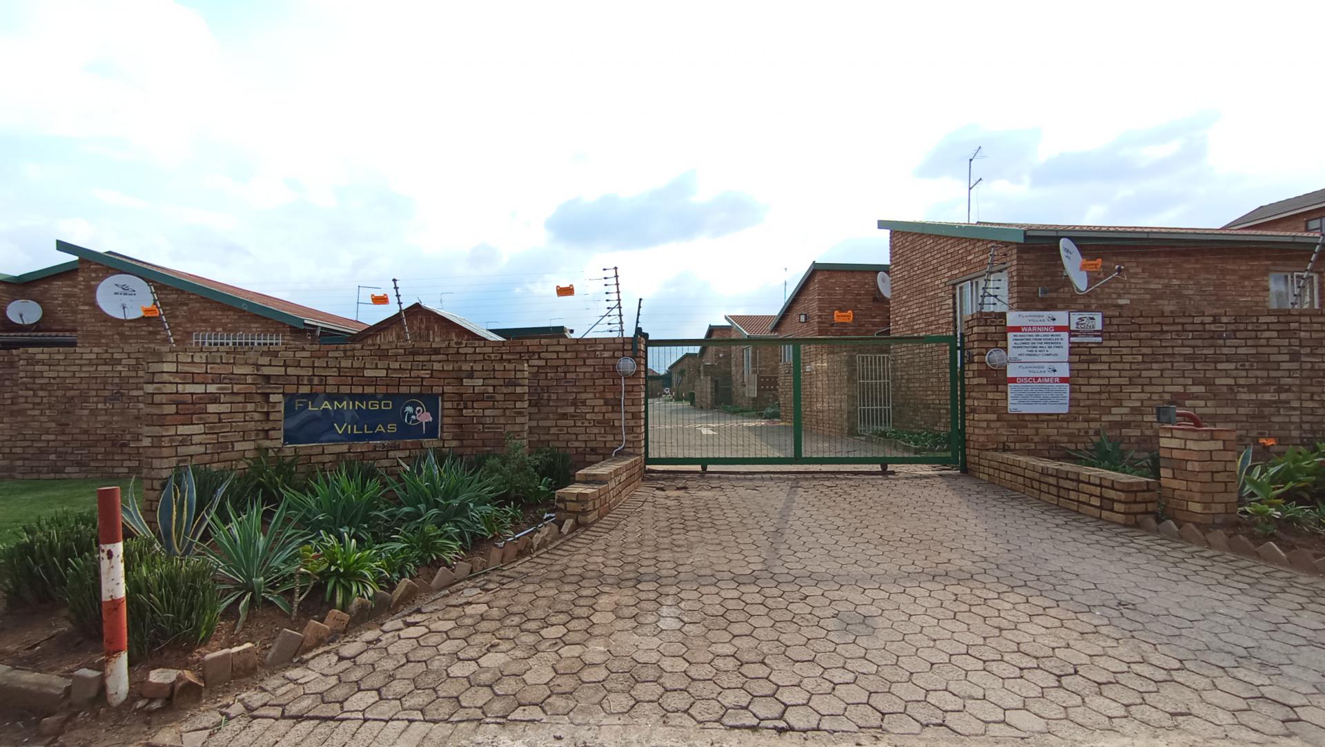 Front View of property in Groblerpark
