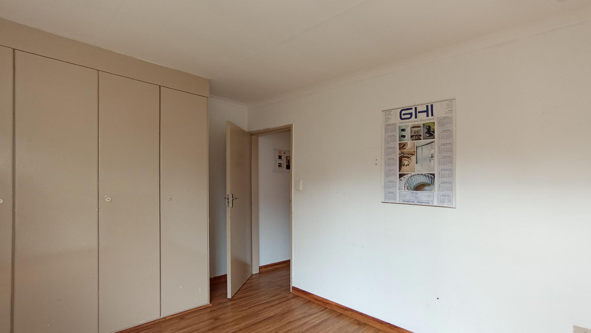 Bed Room 1 - 12 square meters of property in Groblerpark