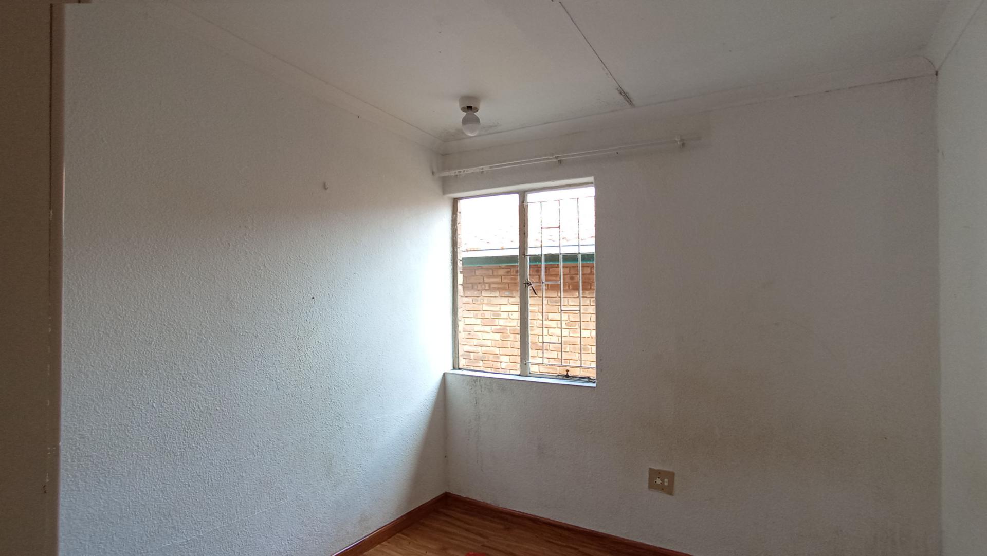 Dining Room - 8 square meters of property in Groblerpark