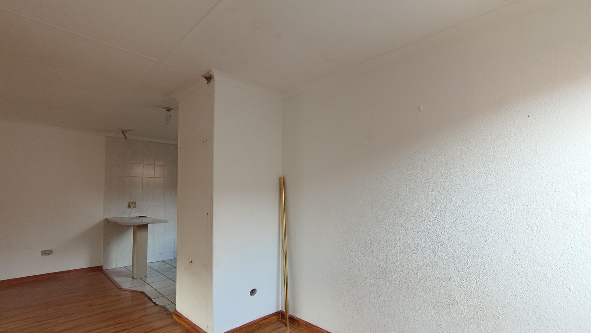Dining Room - 8 square meters of property in Groblerpark