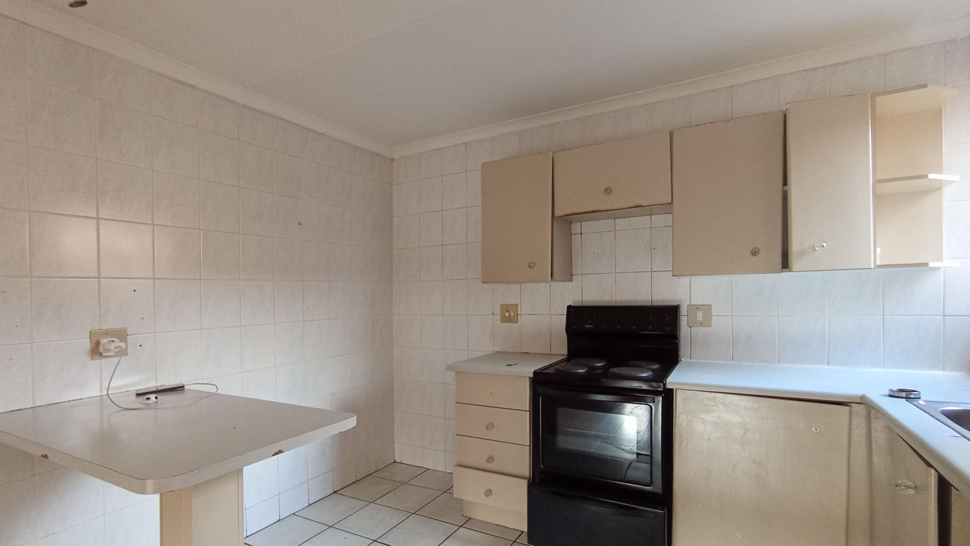 Kitchen - 9 square meters of property in Groblerpark
