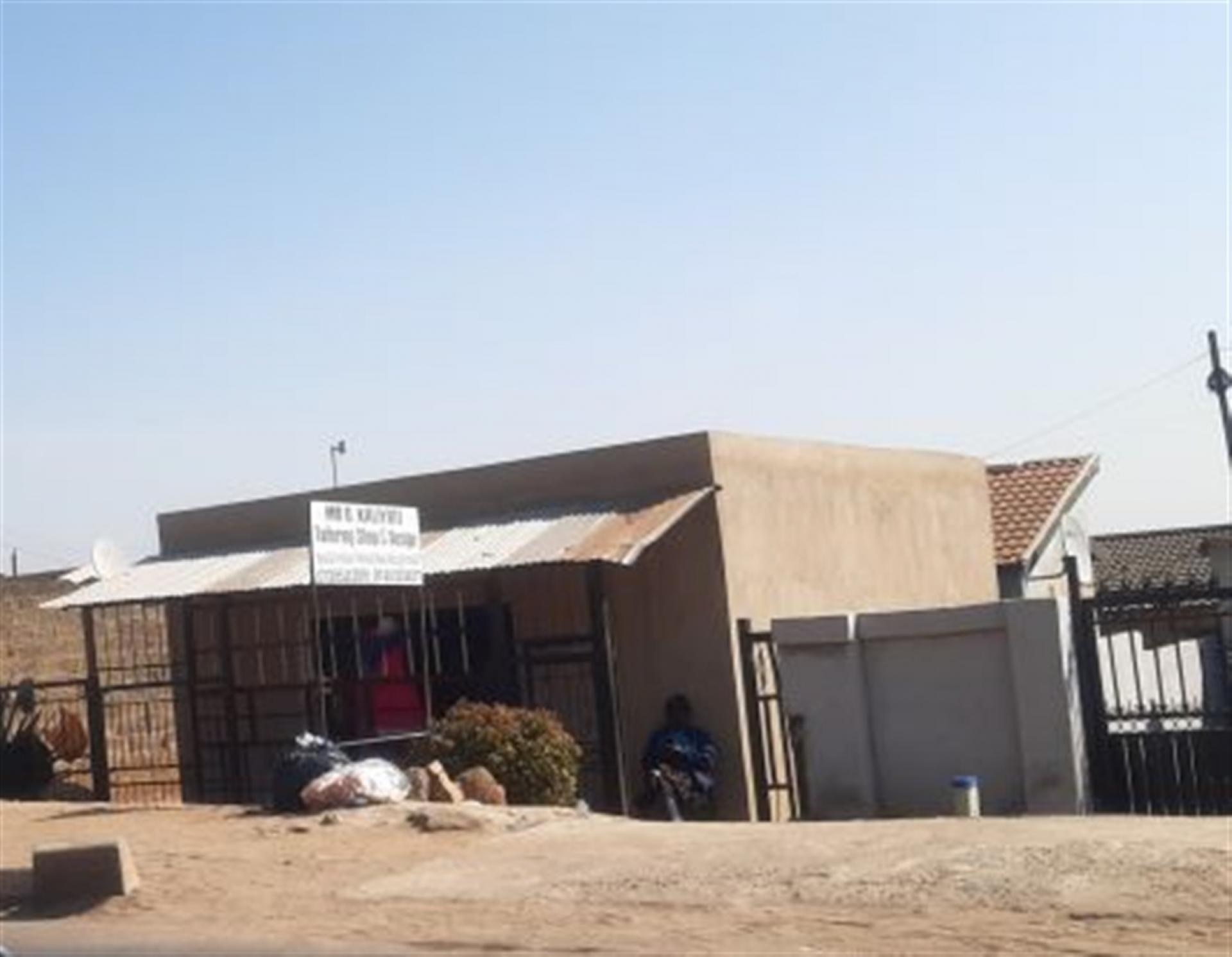 Front View of property in Tembisa