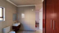 Bathroom 1 - 11 square meters of property in Meyersdal