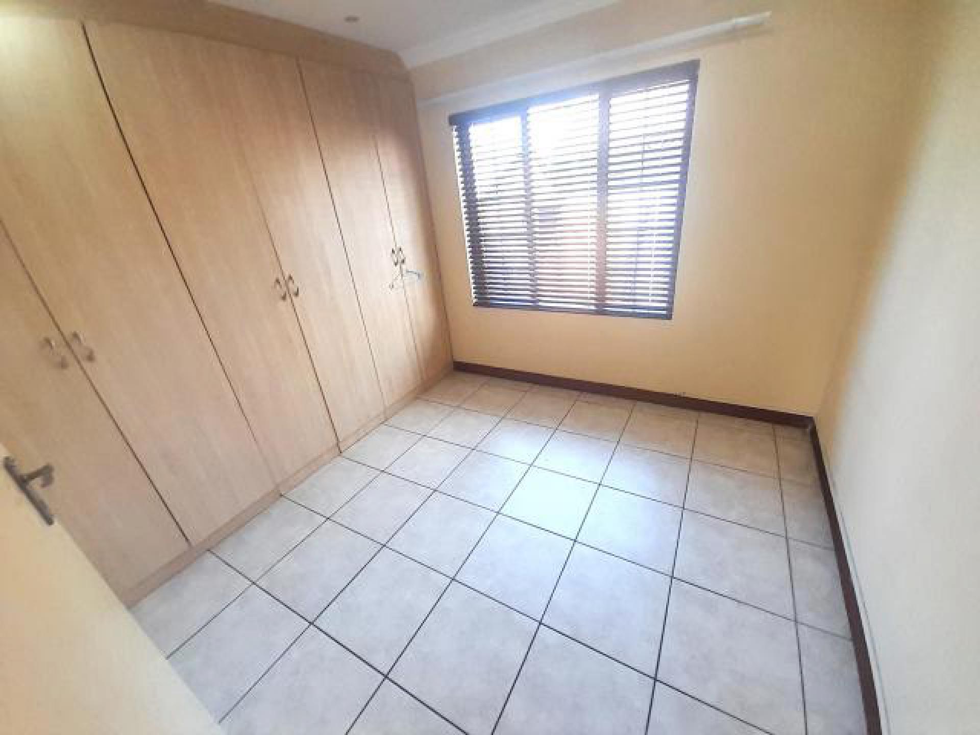 Bed Room 2 of property in Rua Vista