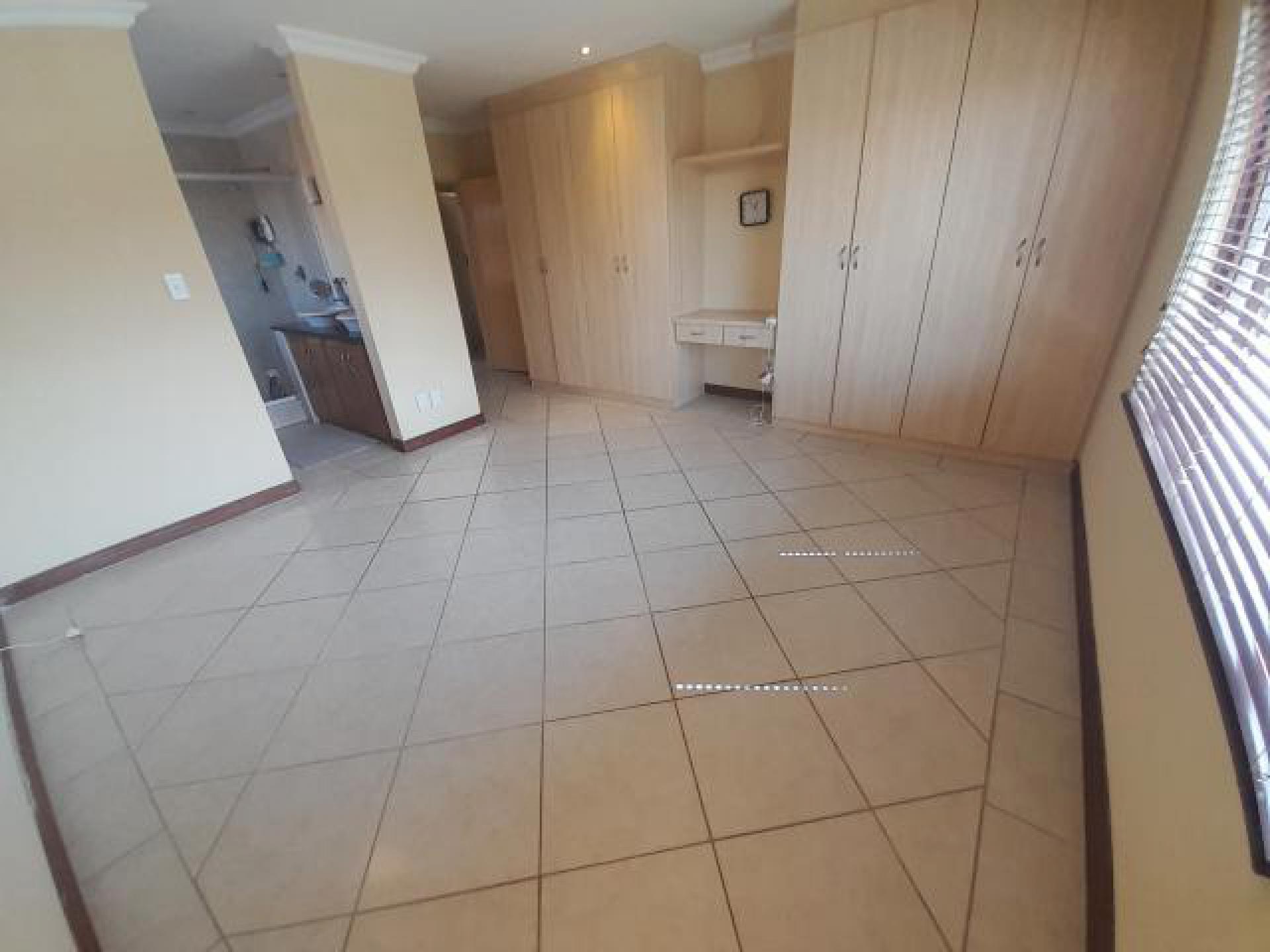 Main Bedroom of property in Rua Vista