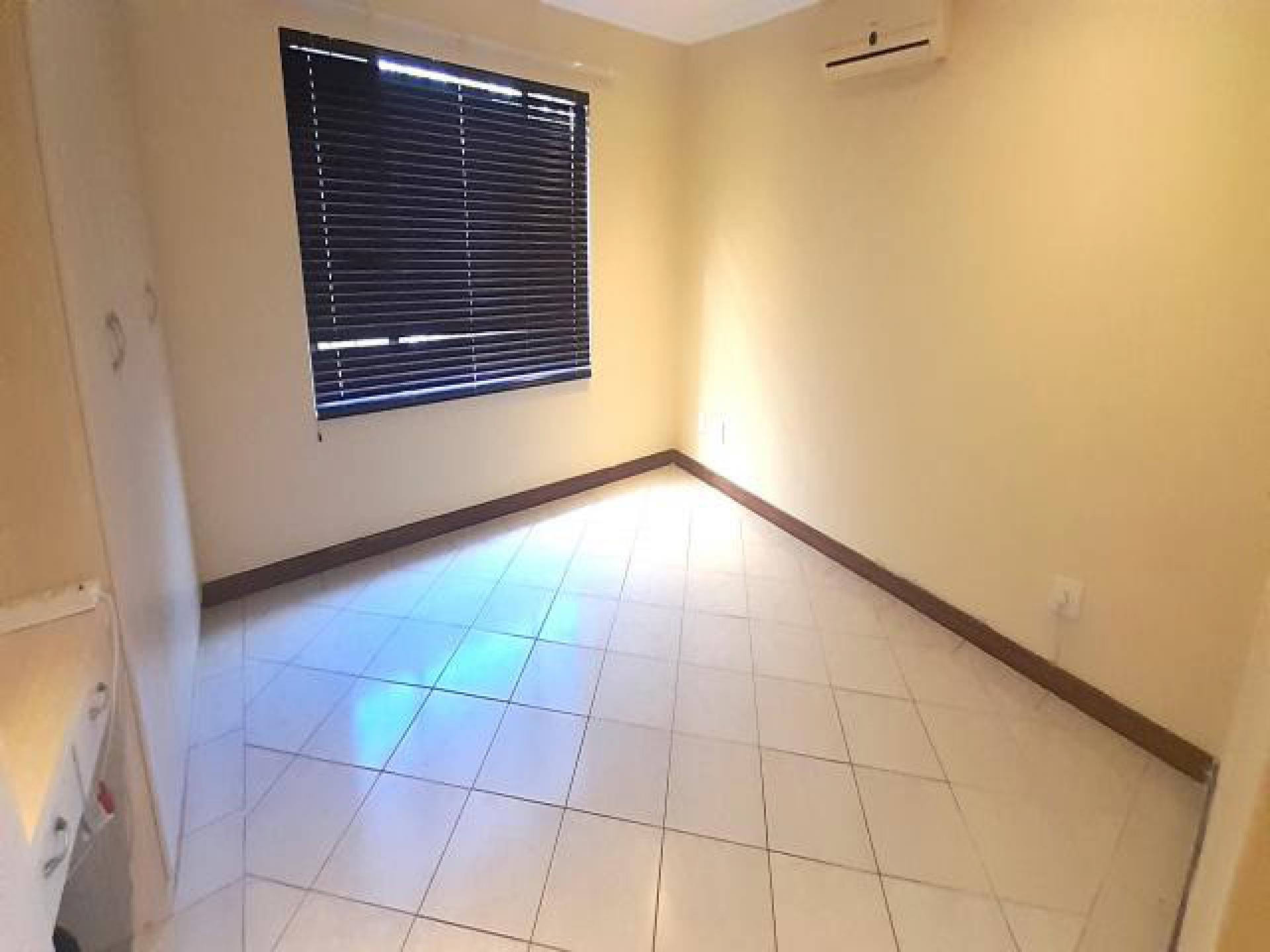 Study of property in Rua Vista