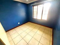 Bed Room 1 of property in Rua Vista