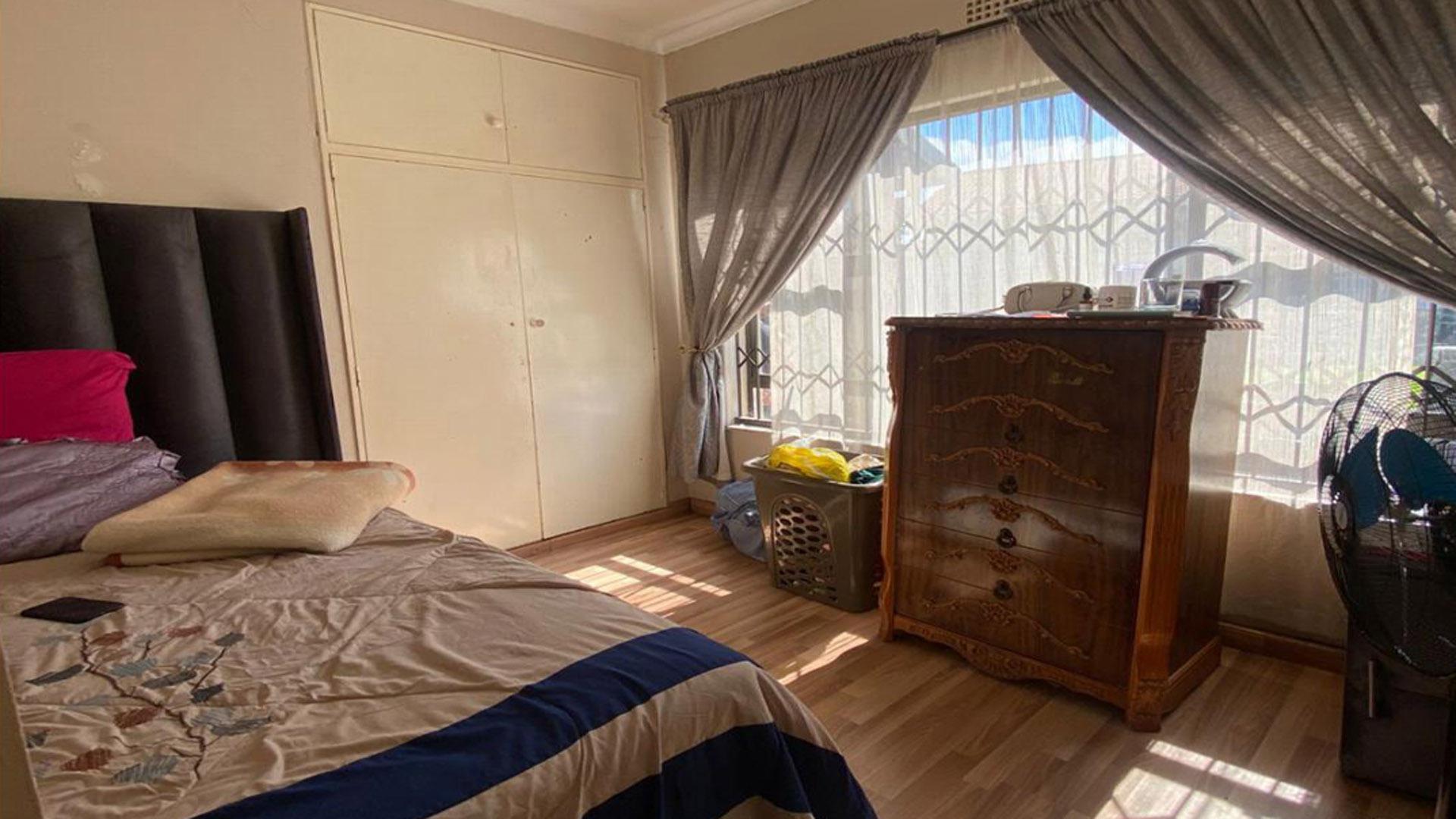 Bed Room 1 of property in Witpoortjie