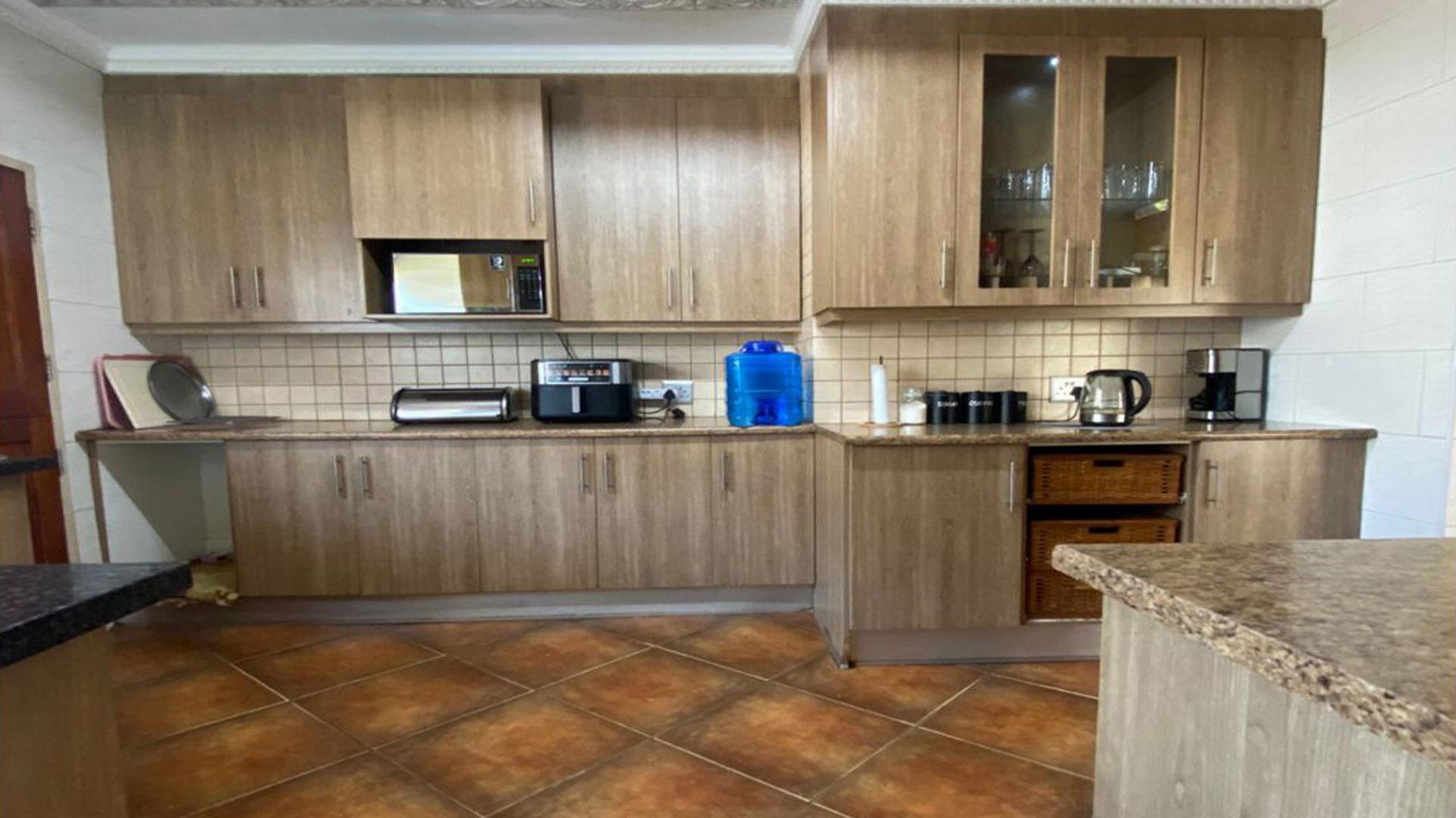 Kitchen of property in Witpoortjie