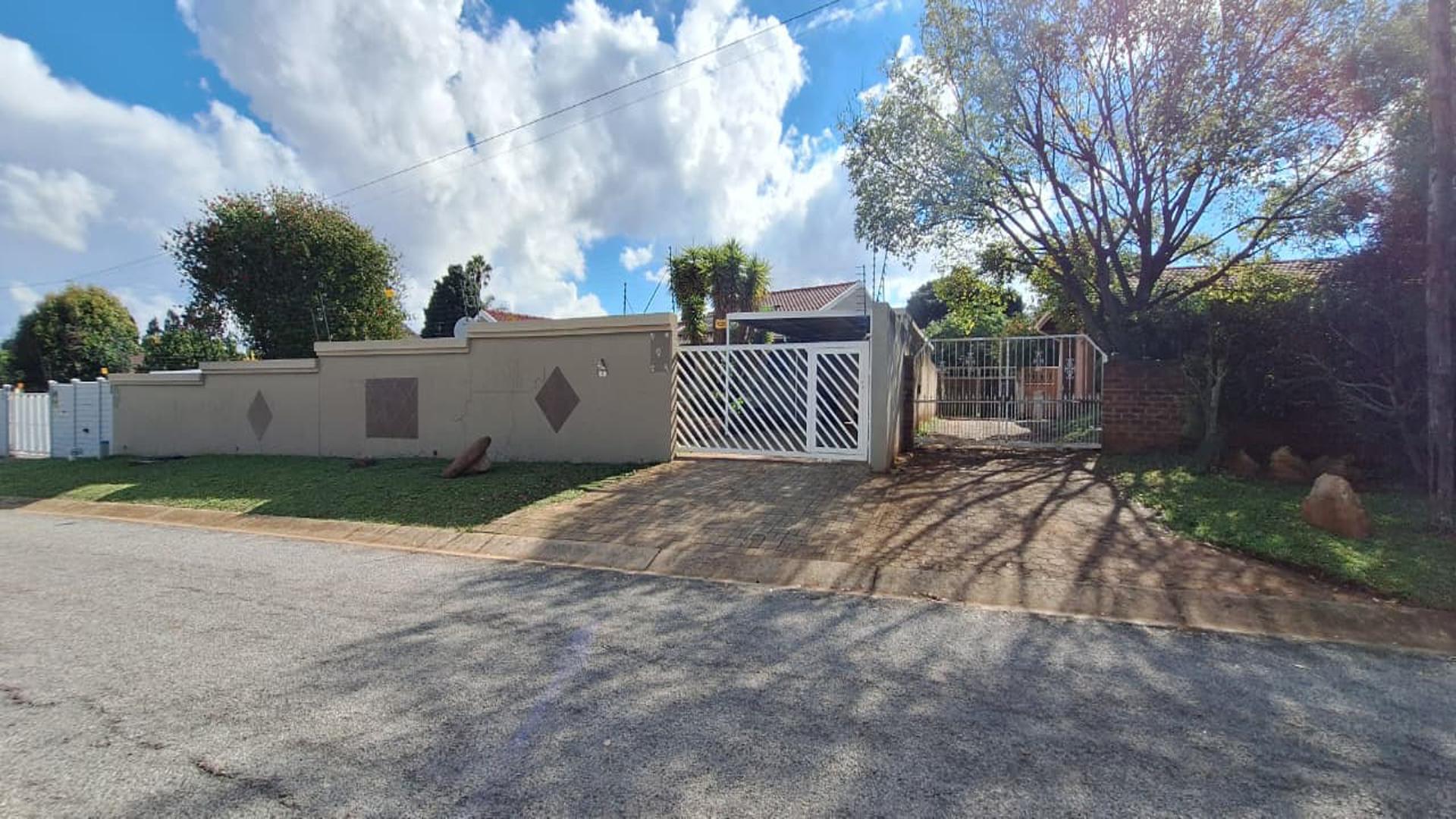 Front View of property in Witpoortjie