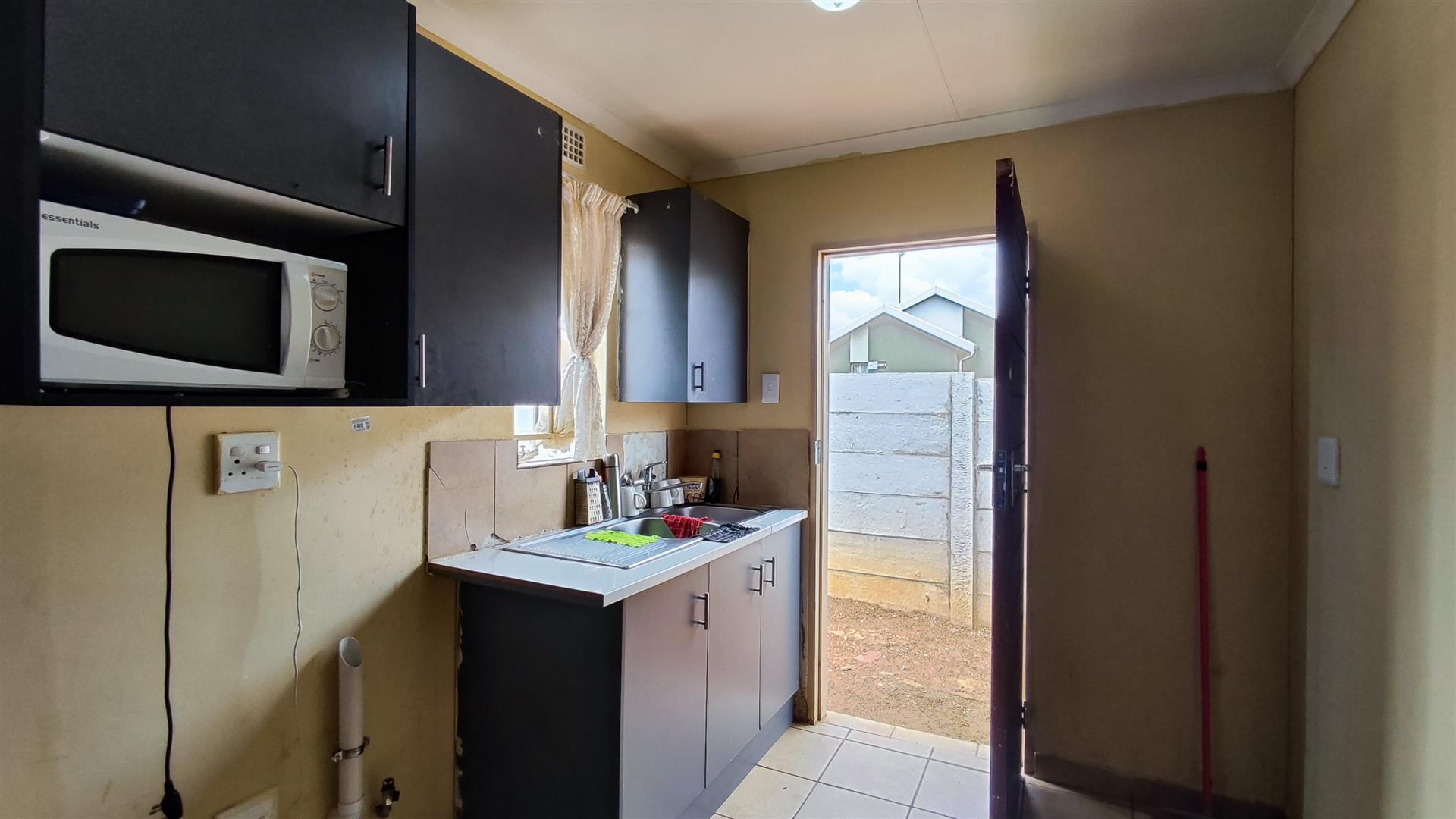 Kitchen - 6 square meters of property in Palm Ridge