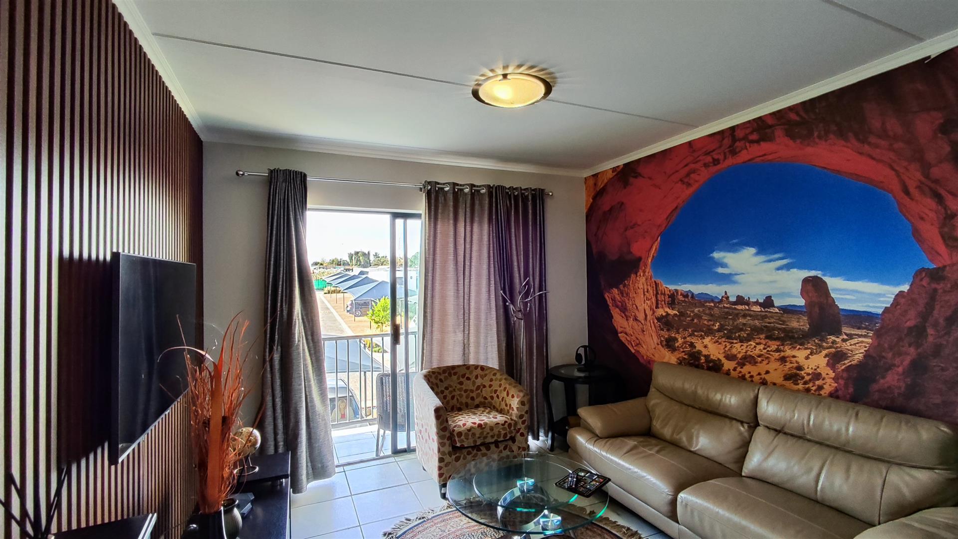 Lounges - 10 square meters of property in Lilianton