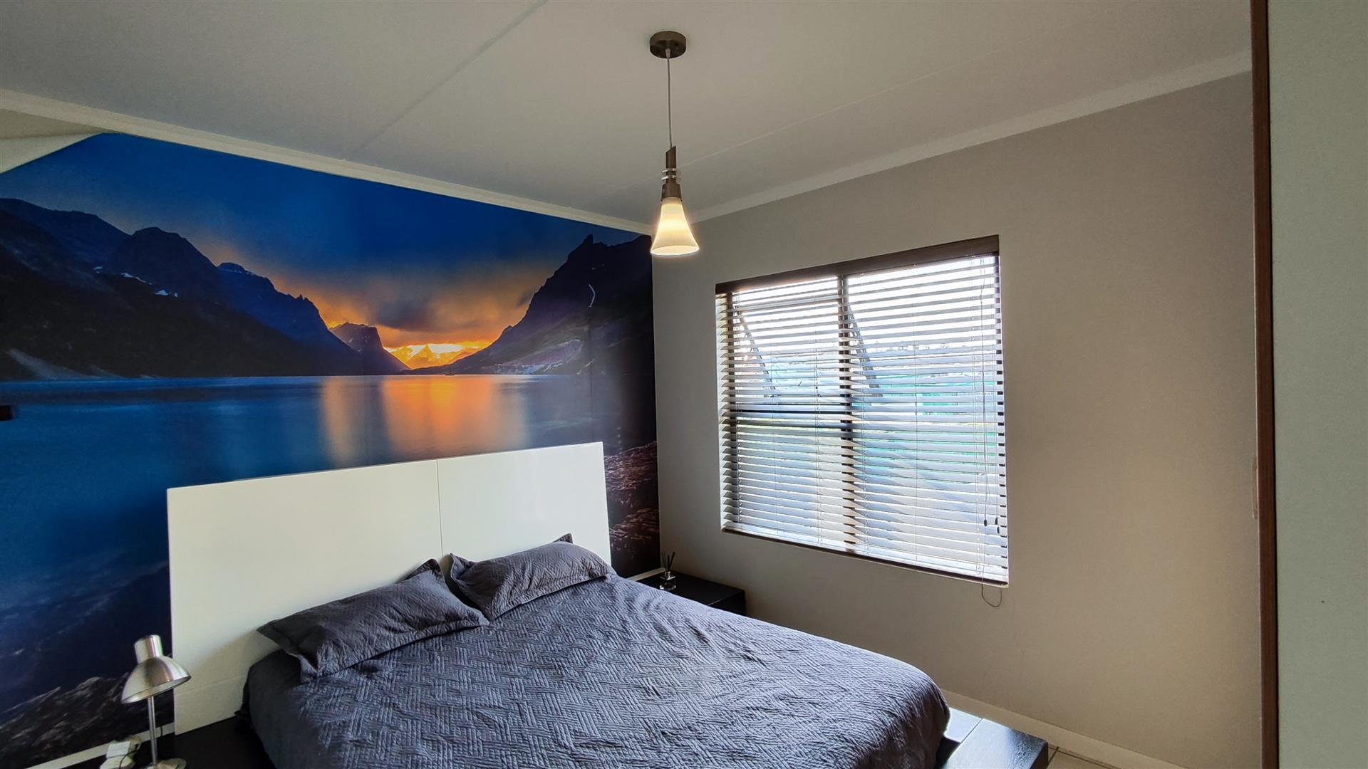 Main Bedroom - 10 square meters of property in Lilianton