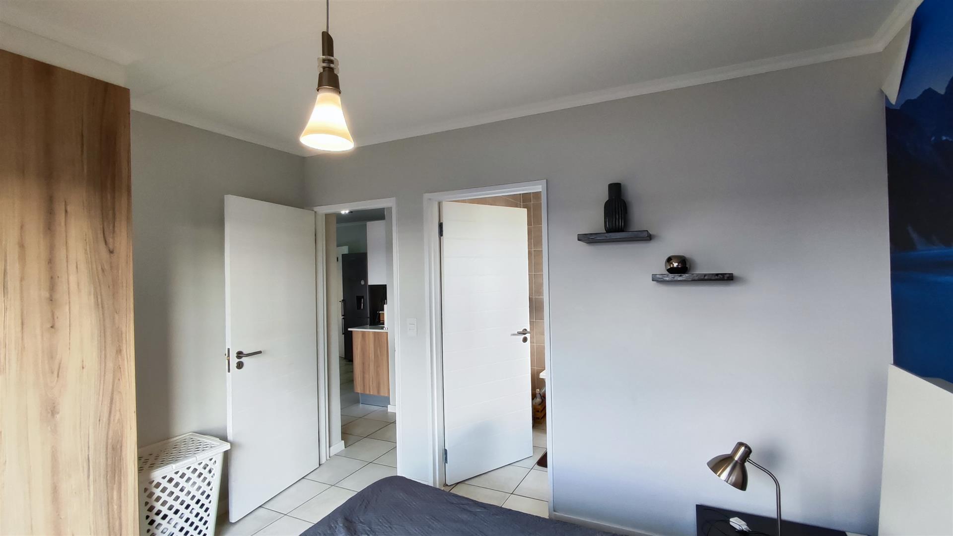 Main Bedroom - 10 square meters of property in Lilianton