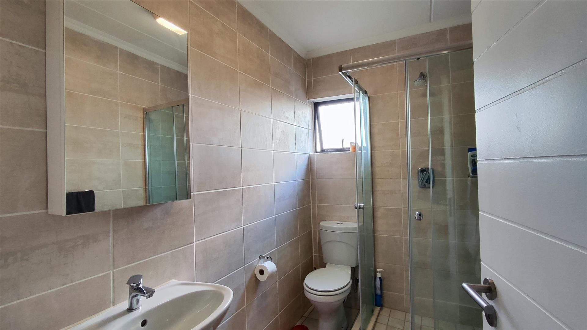 Bathroom 1 - 5 square meters of property in Lilianton