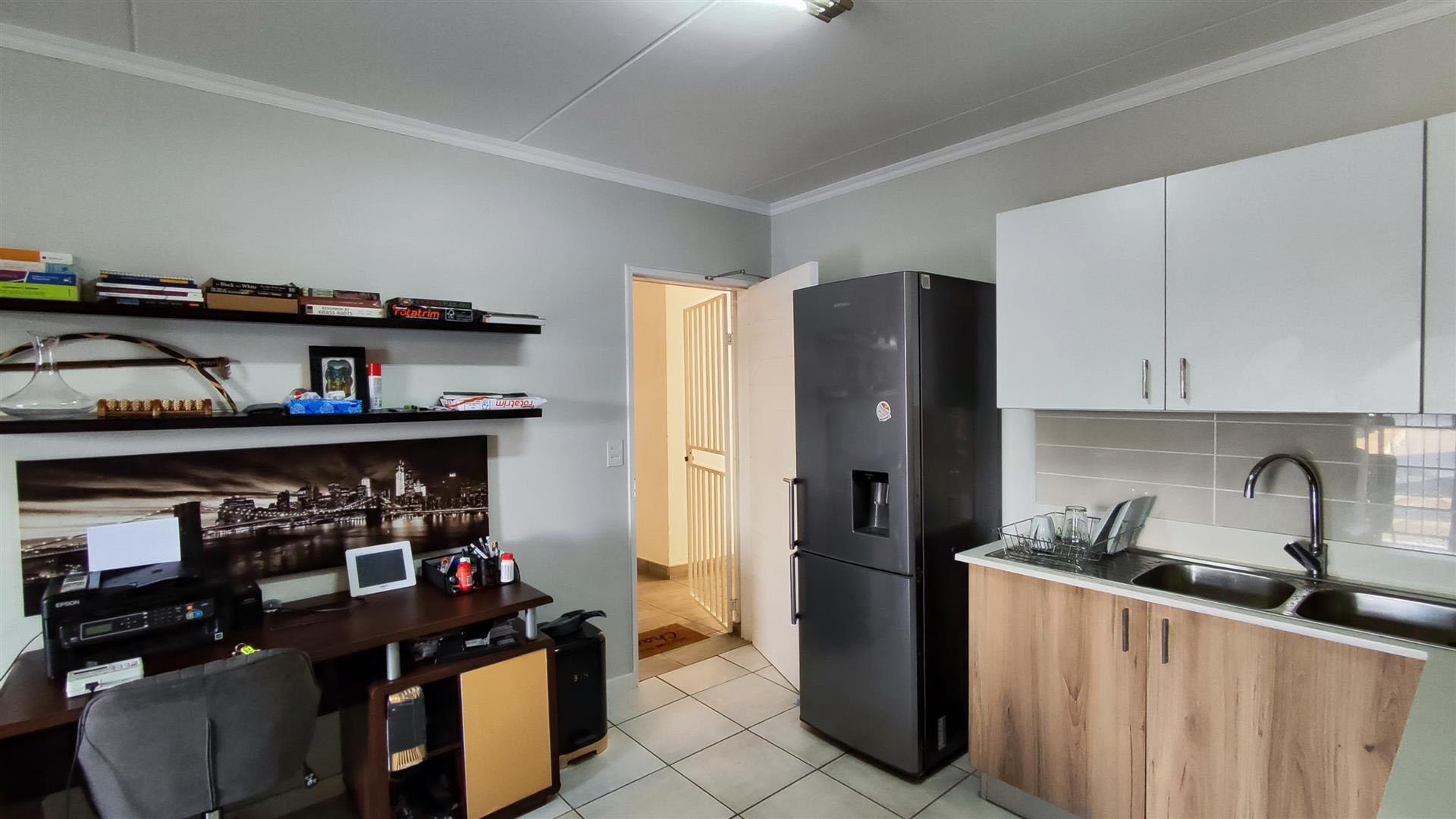 Kitchen - 10 square meters of property in Lilianton