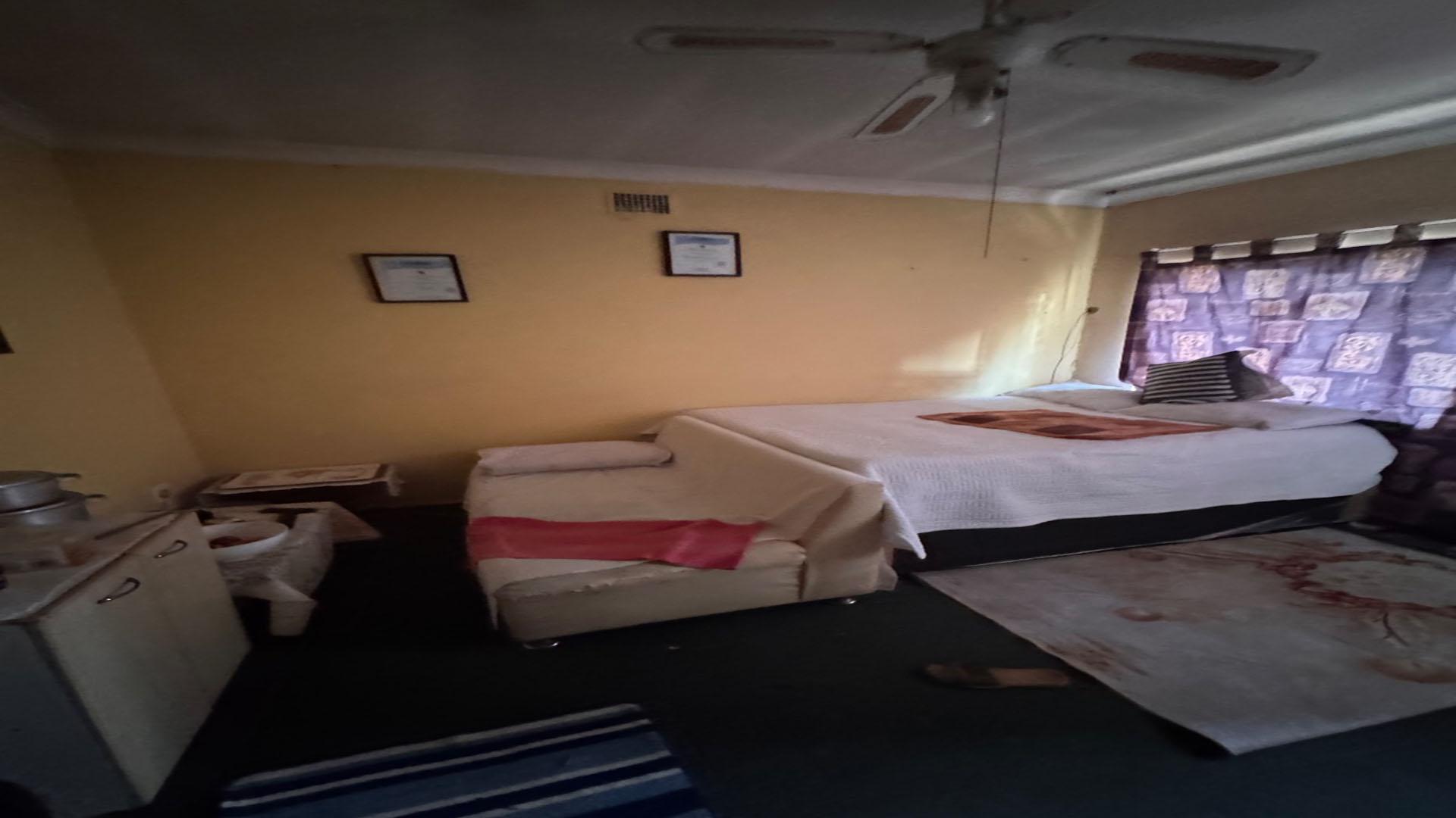 Bed Room 5+ of property in Kempton Park AH