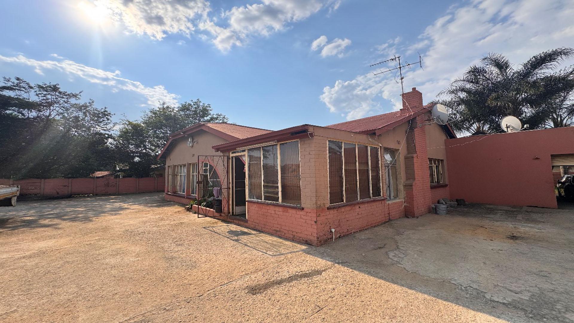 Front View of property in Kempton Park AH
