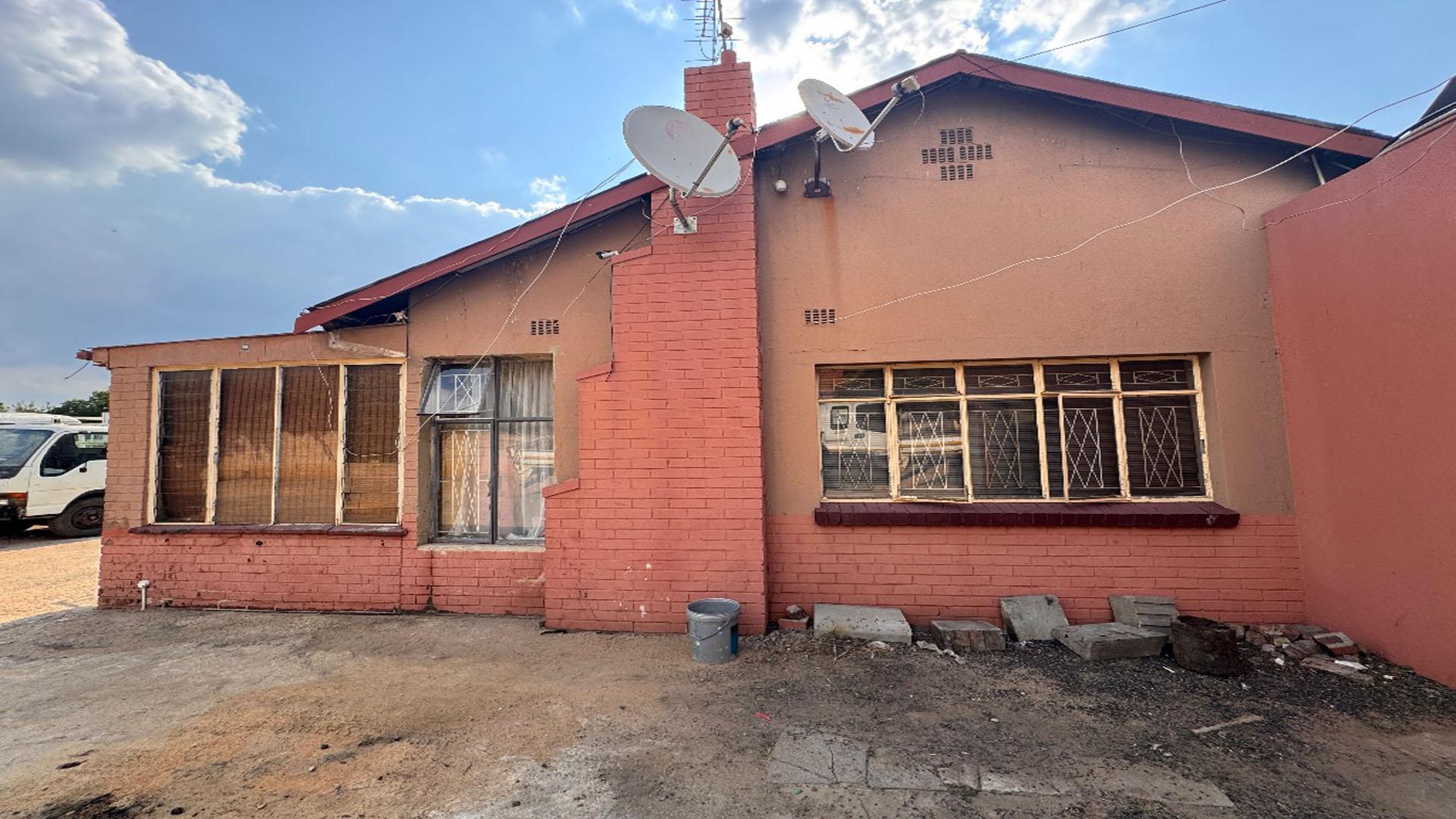 Front View of property in Kempton Park AH