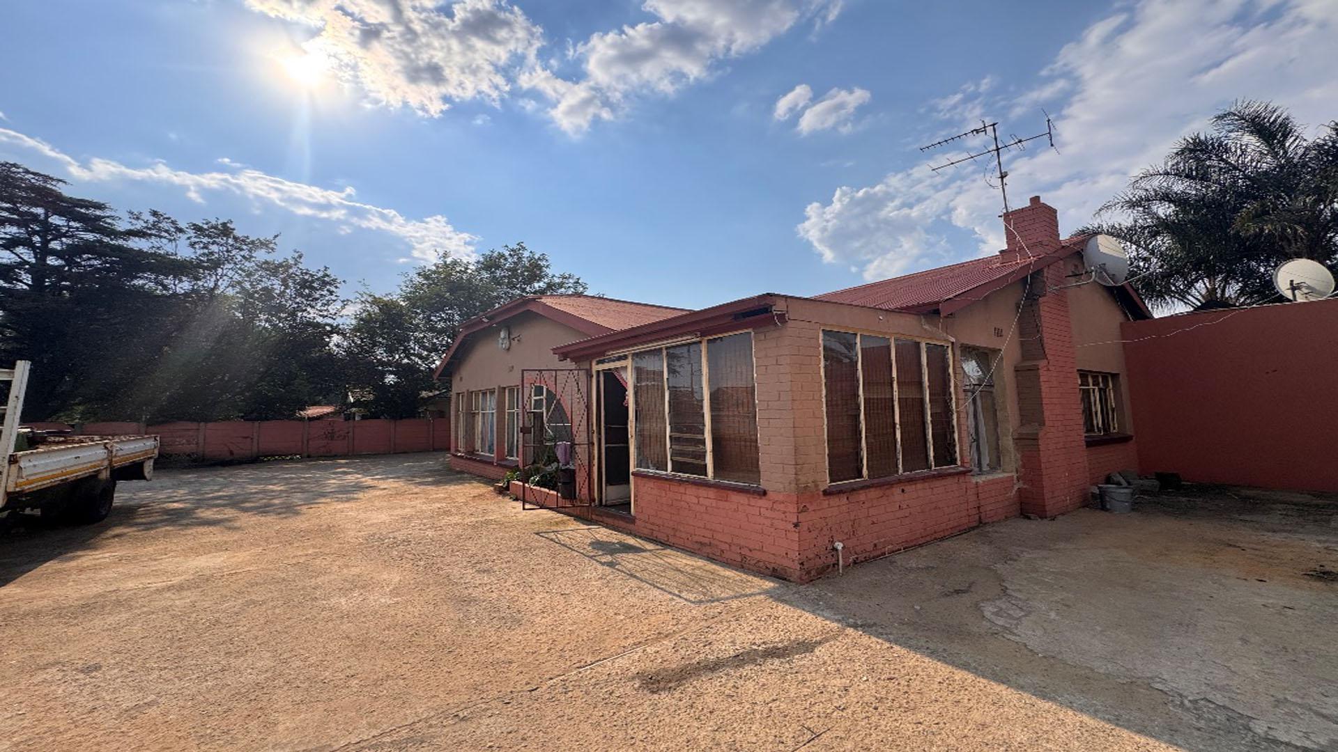 Front View of property in Kempton Park AH