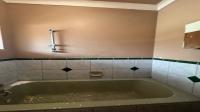Bathroom 1 of property in Kempton Park AH