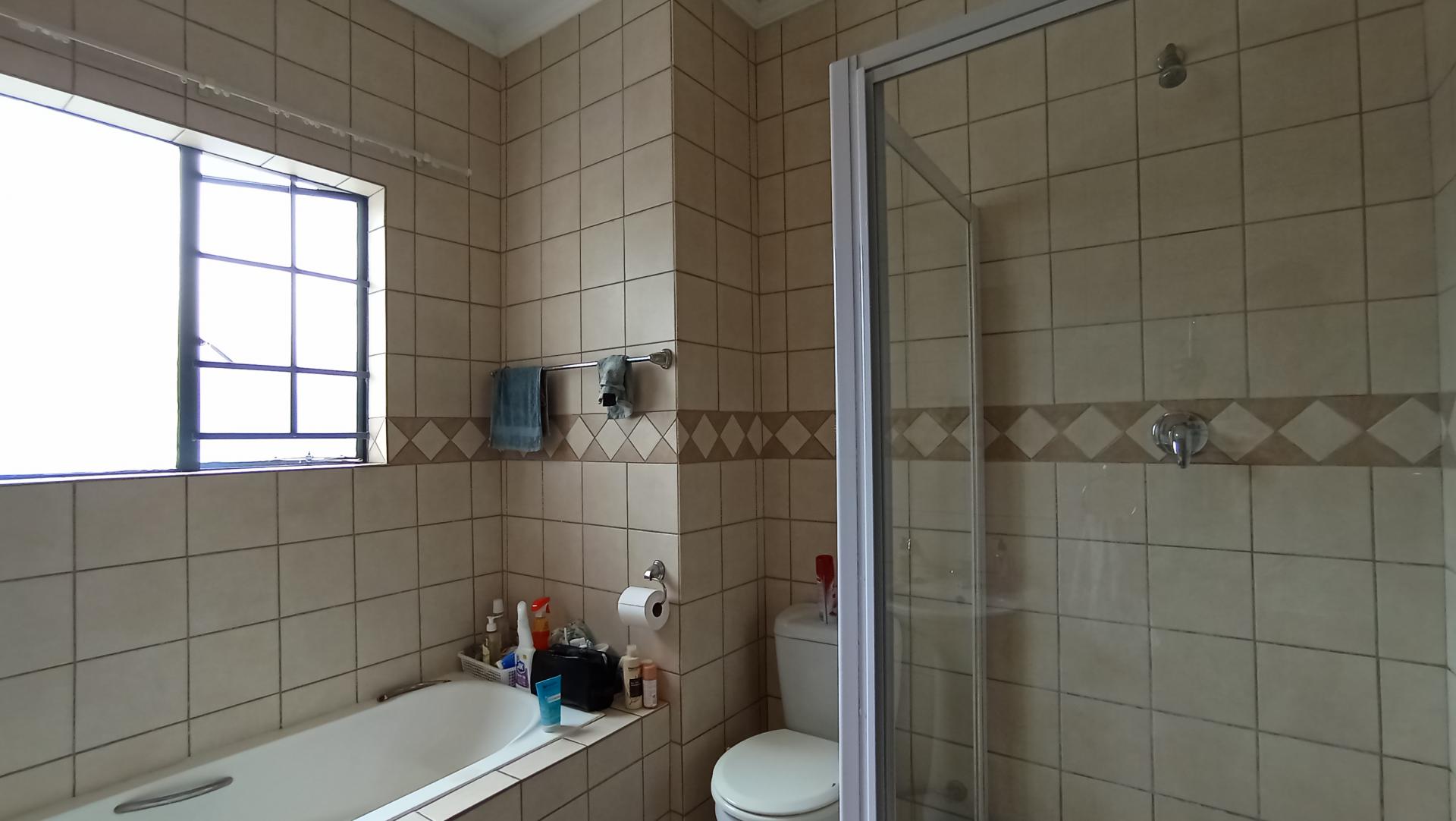 Bathroom 1 - 7 square meters of property in Noordwyk