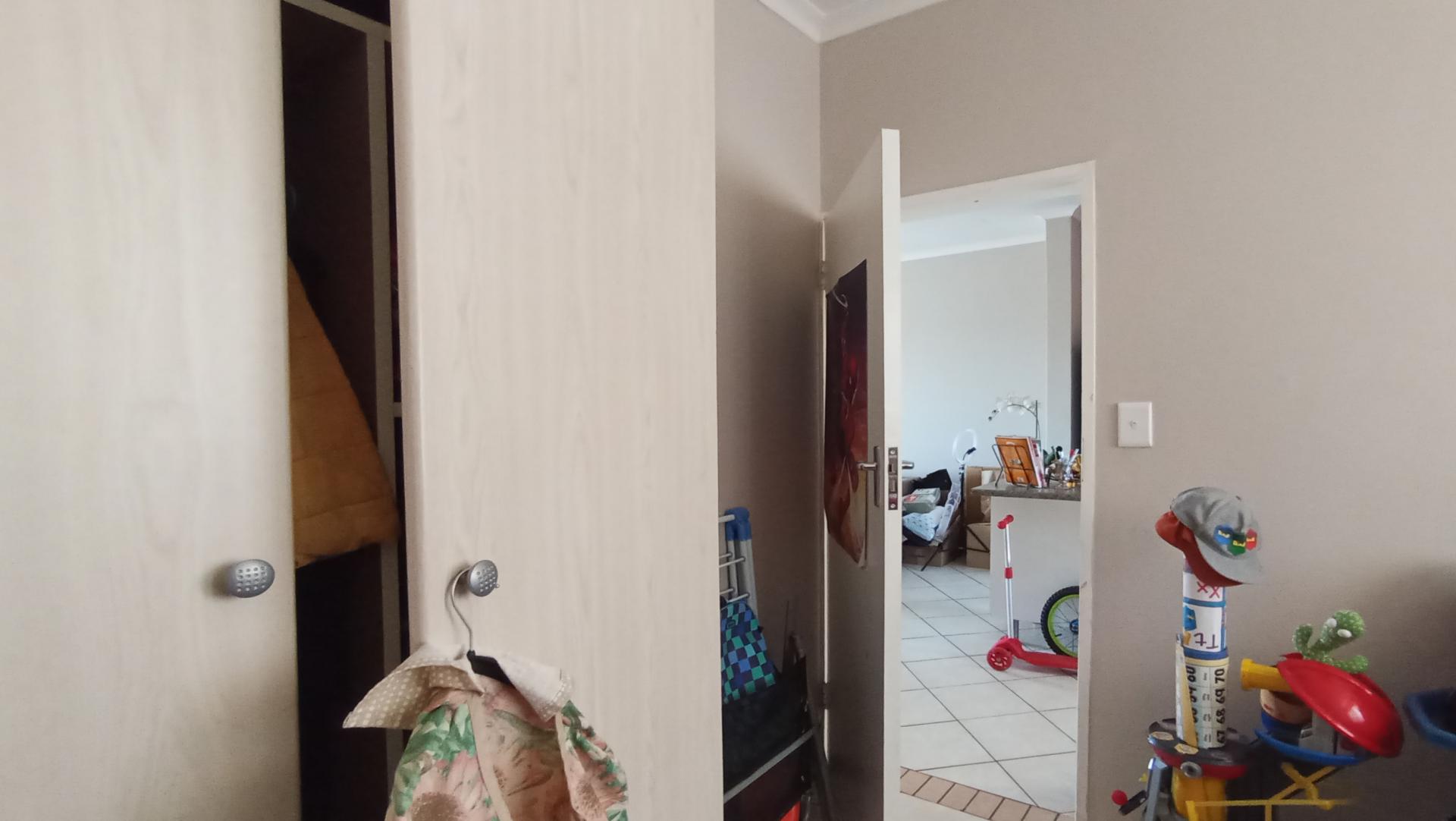 Bed Room 2 - 9 square meters of property in Sagewood