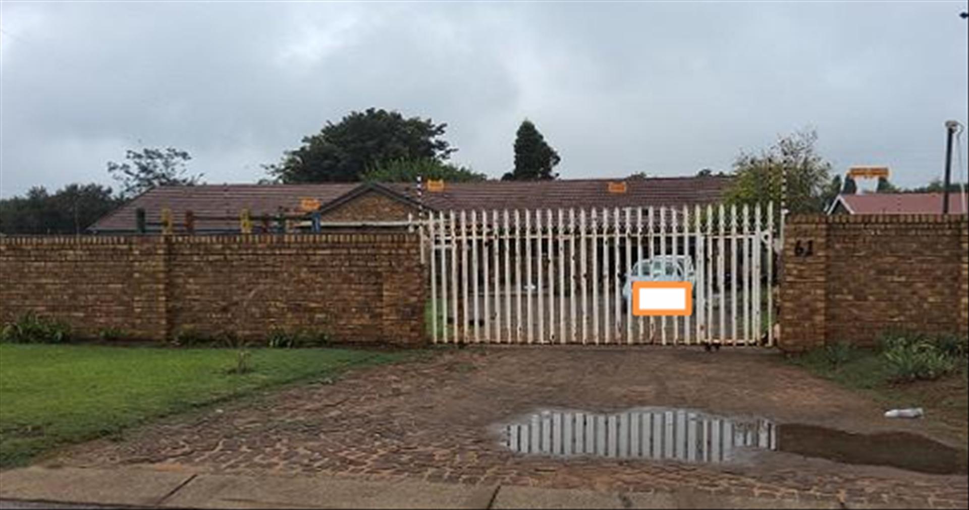 Front View of property in Delmas
