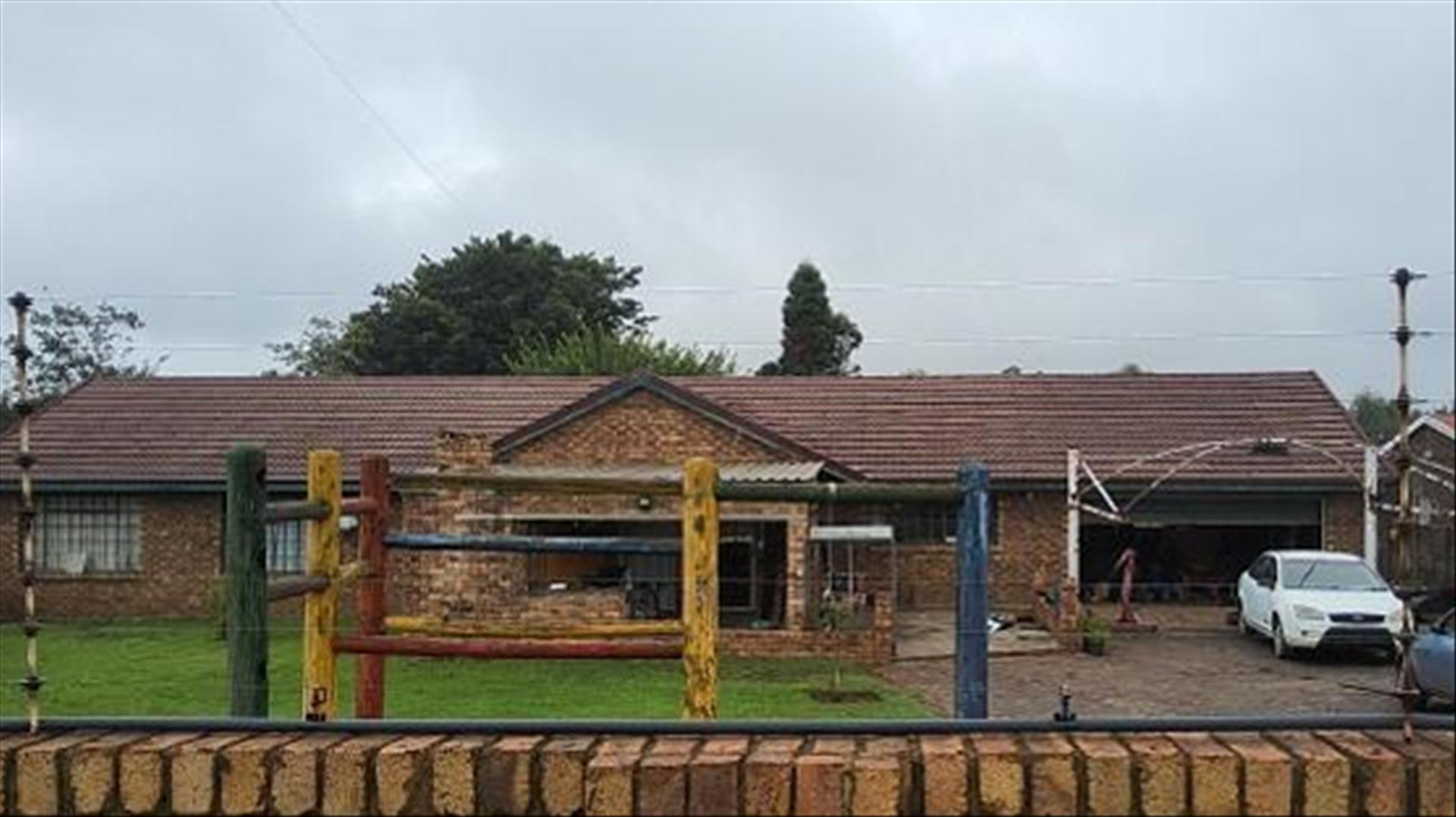 Front View of property in Delmas