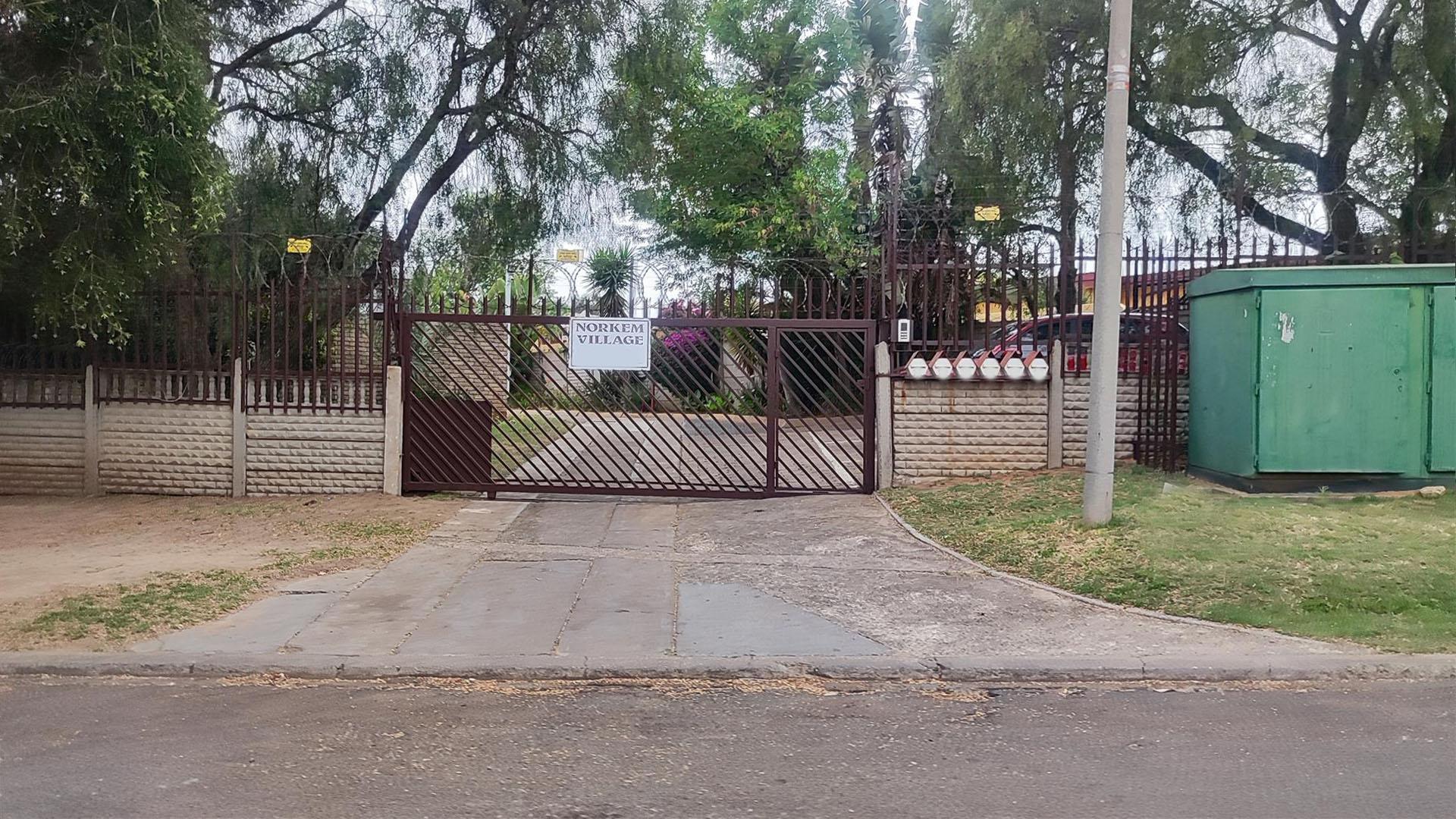 Front View of property in Norkem park