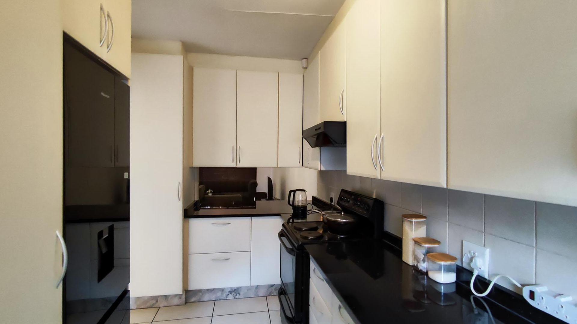 Kitchen - 9 square meters of property in Norkem park