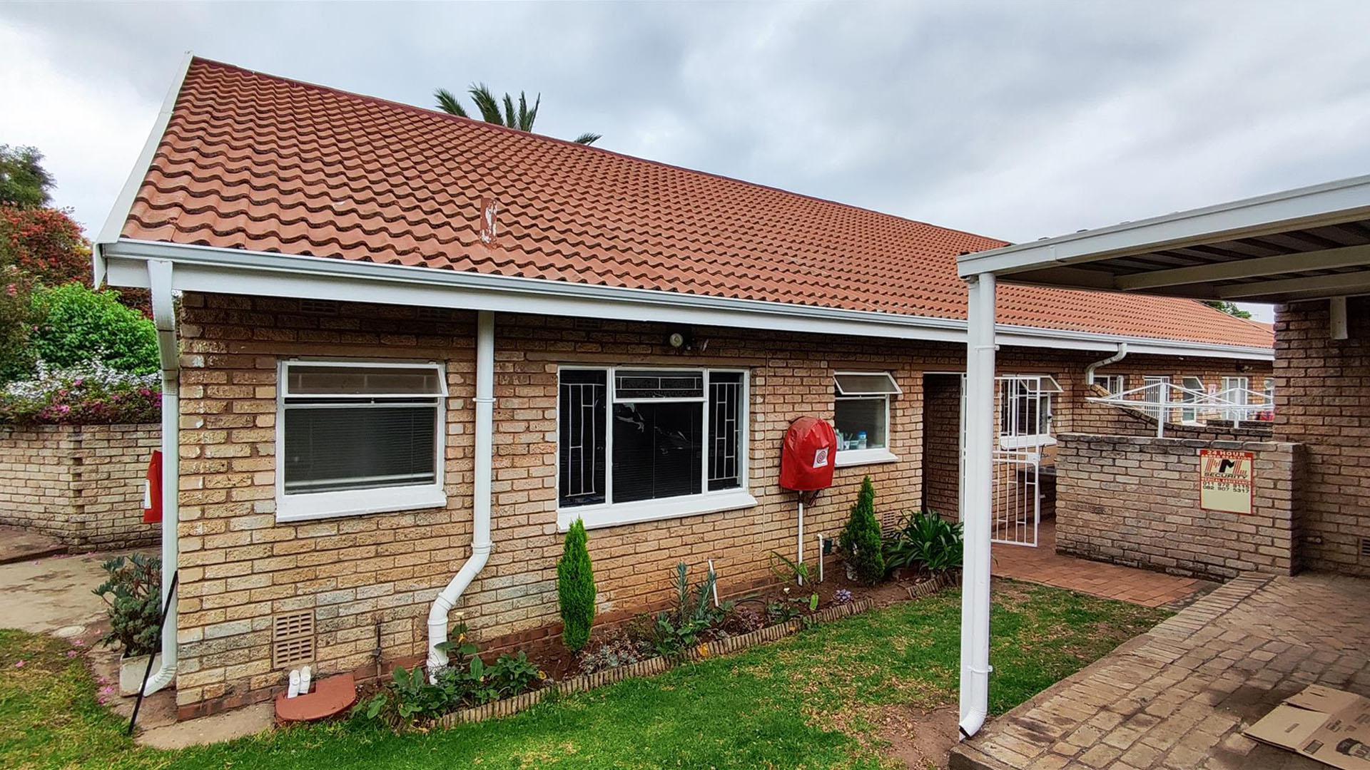 Front View of property in Norkem park