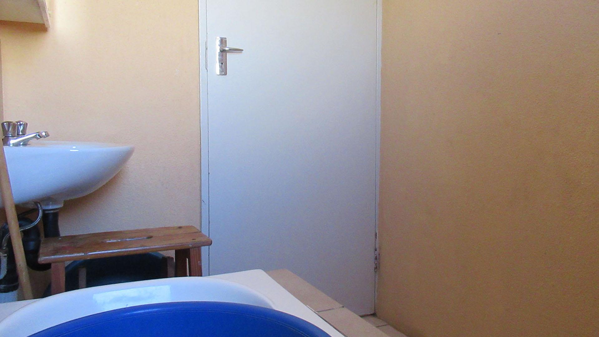 Bathroom 1 - 3 square meters of property in Savanna City