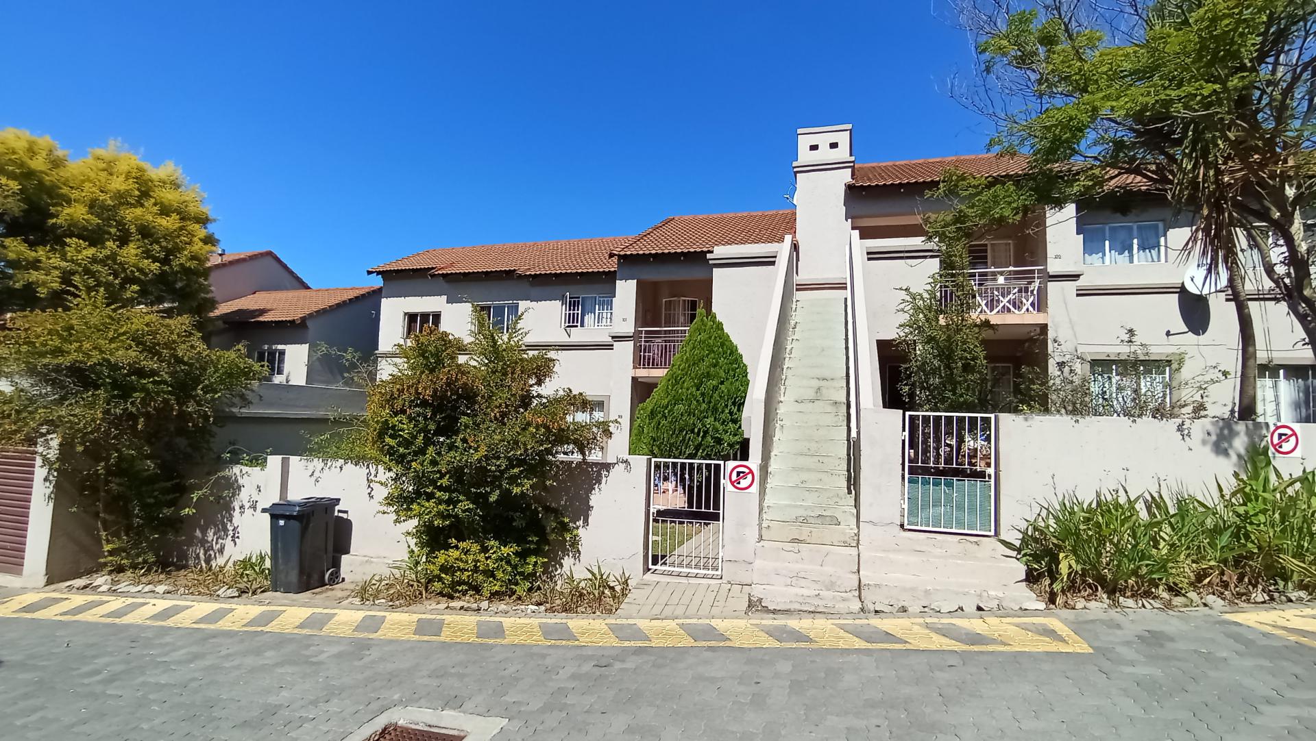 Front View of property in Noordhang