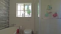 Bathroom 1 - 7 square meters of property in Noordhang
