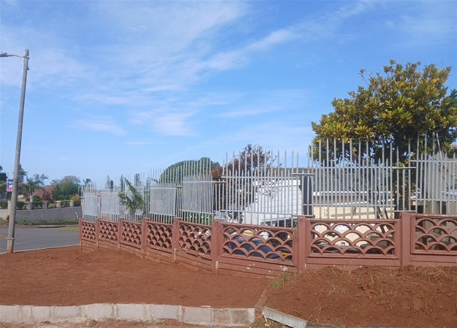 Front View of property in Mobeni East