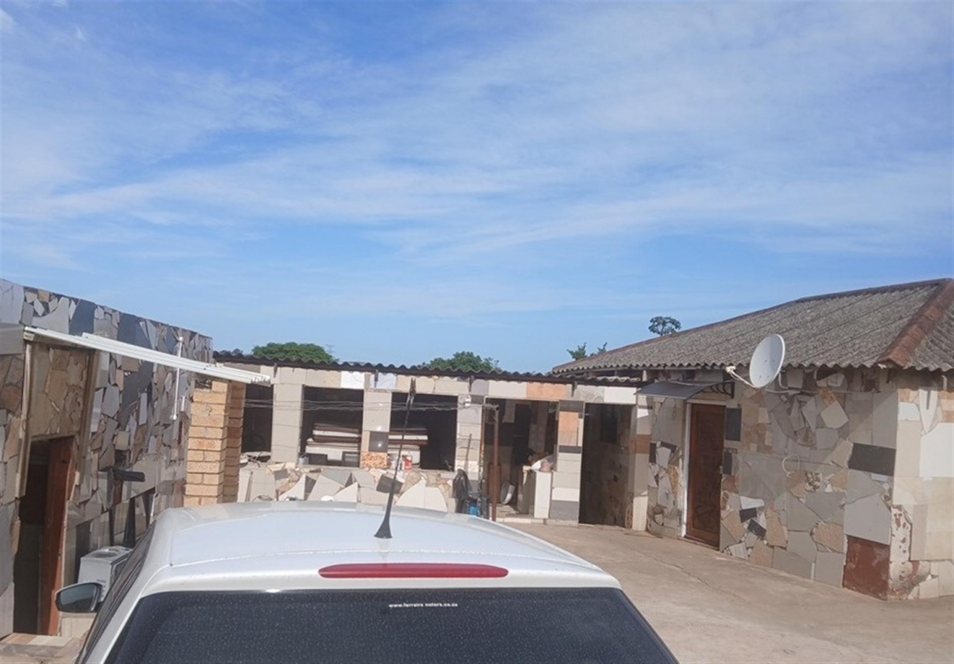 Front View of property in Mobeni East