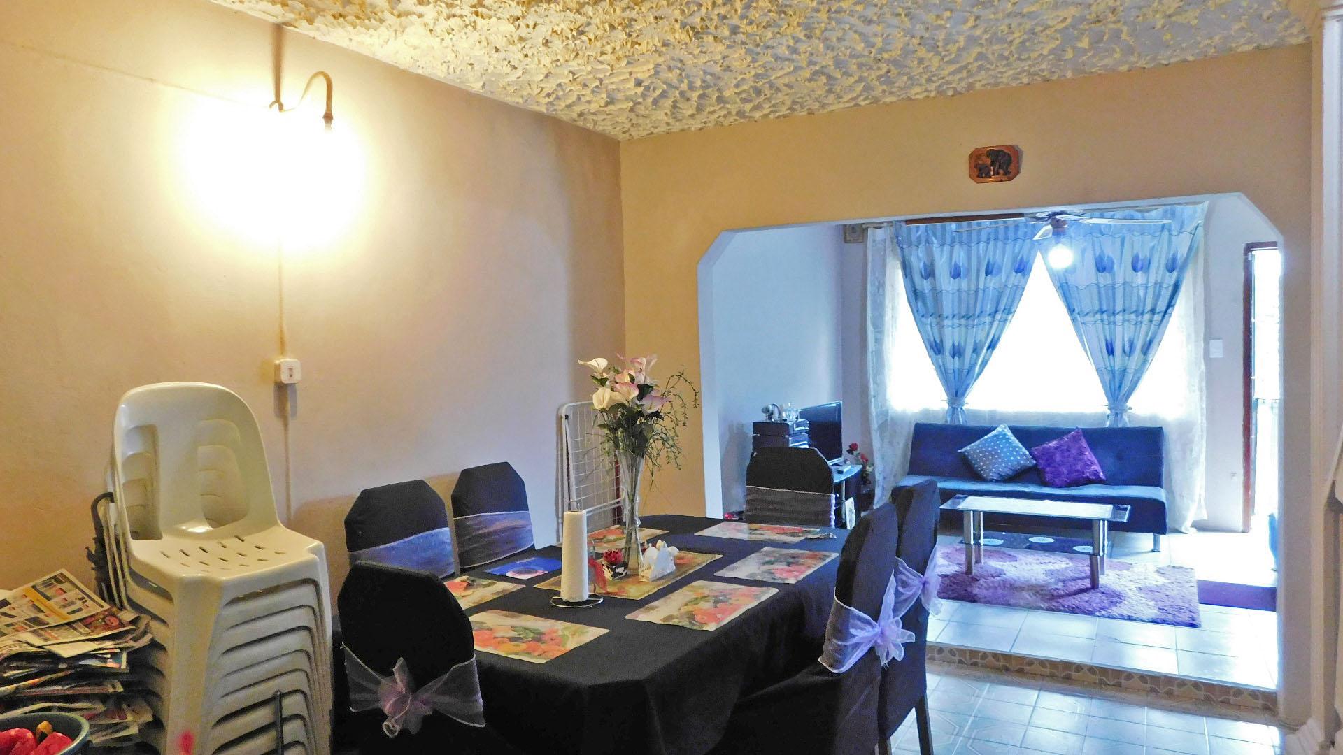 Dining Room - 13 square meters of property in Chatsworth - KZN