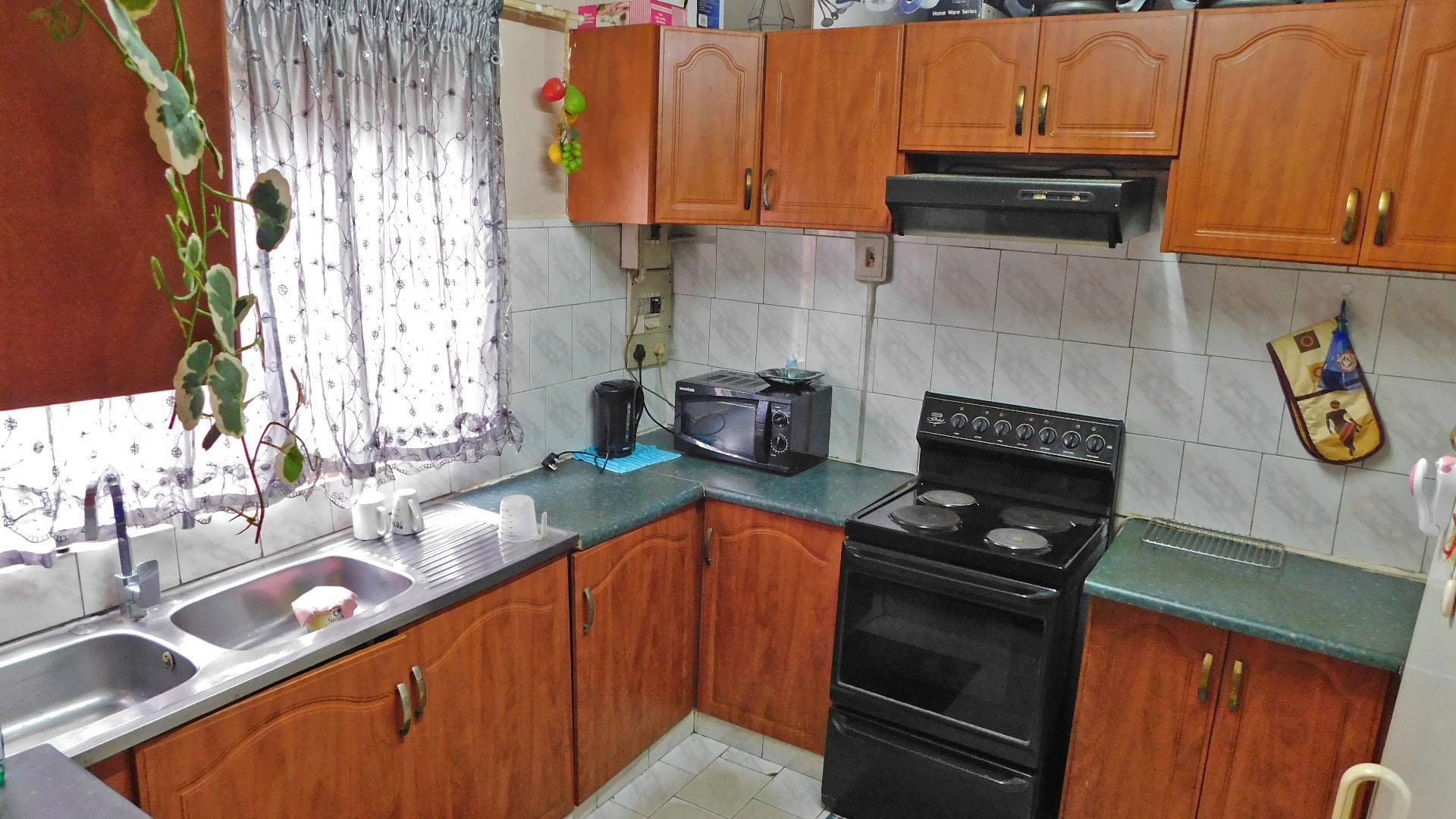 Kitchen - 10 square meters of property in Chatsworth - KZN