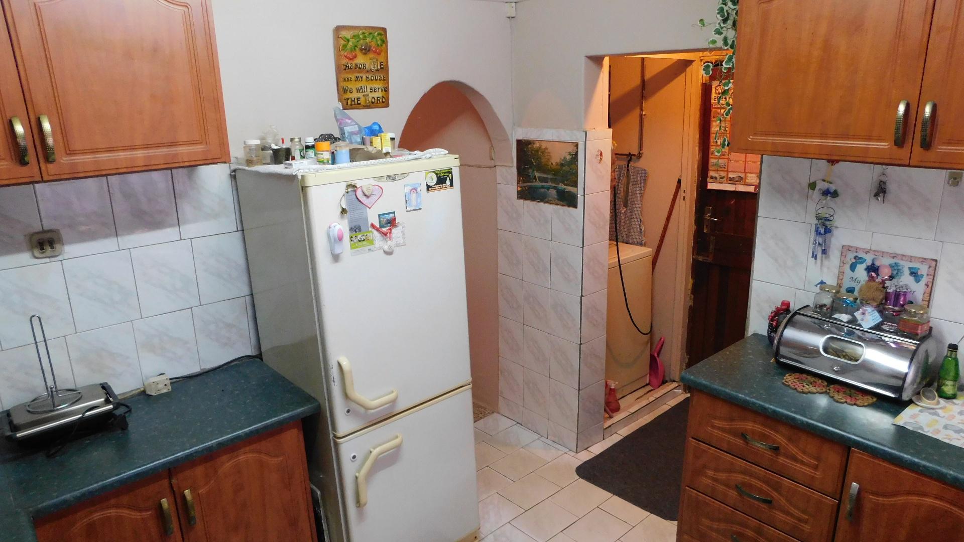 Kitchen - 10 square meters of property in Chatsworth - KZN