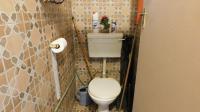 Guest Toilet - 2 square meters of property in Crossmoor