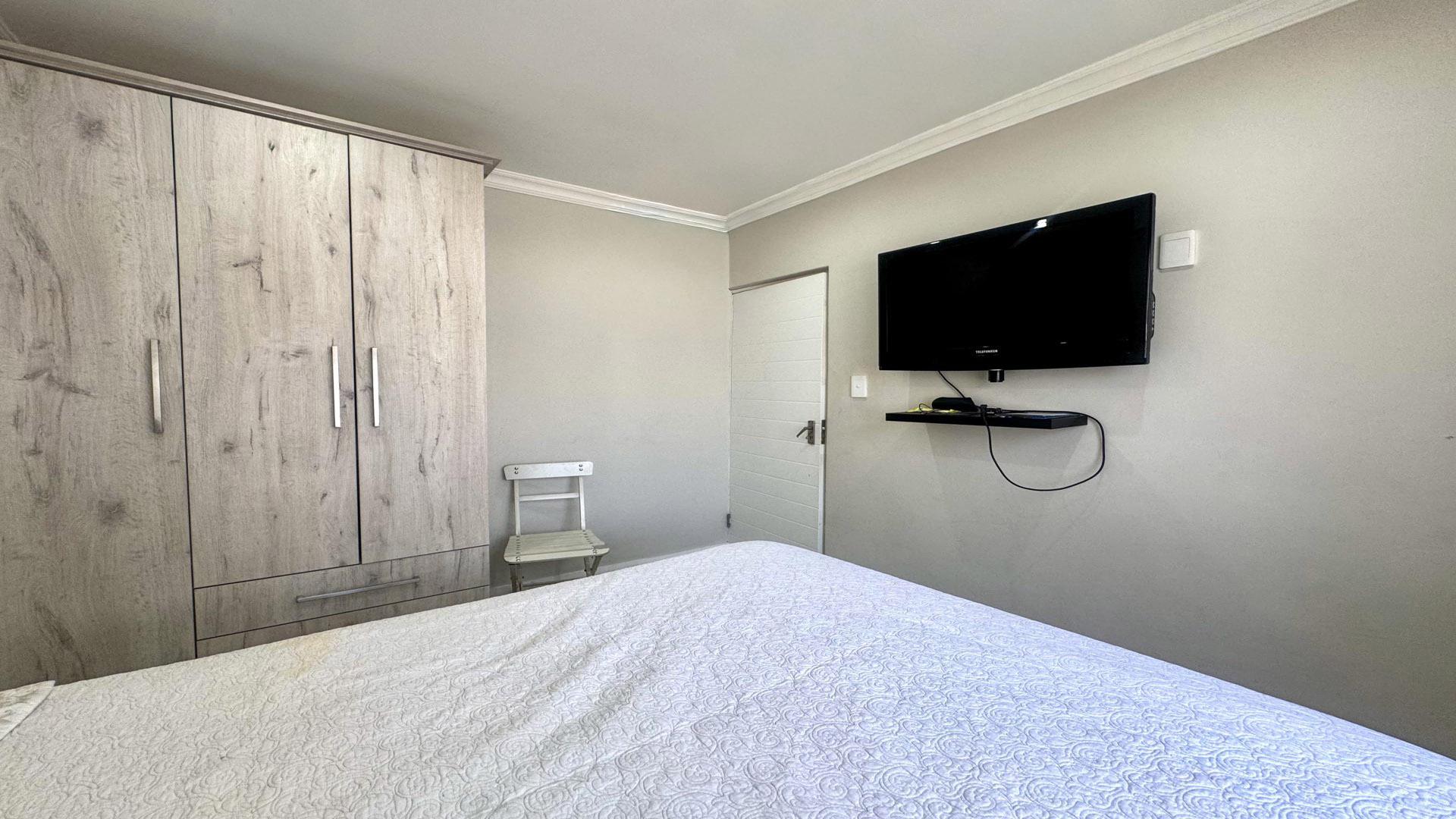 Bed Room 1 of property in Fairview - PE