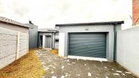 Garage of property in Fairview - PE